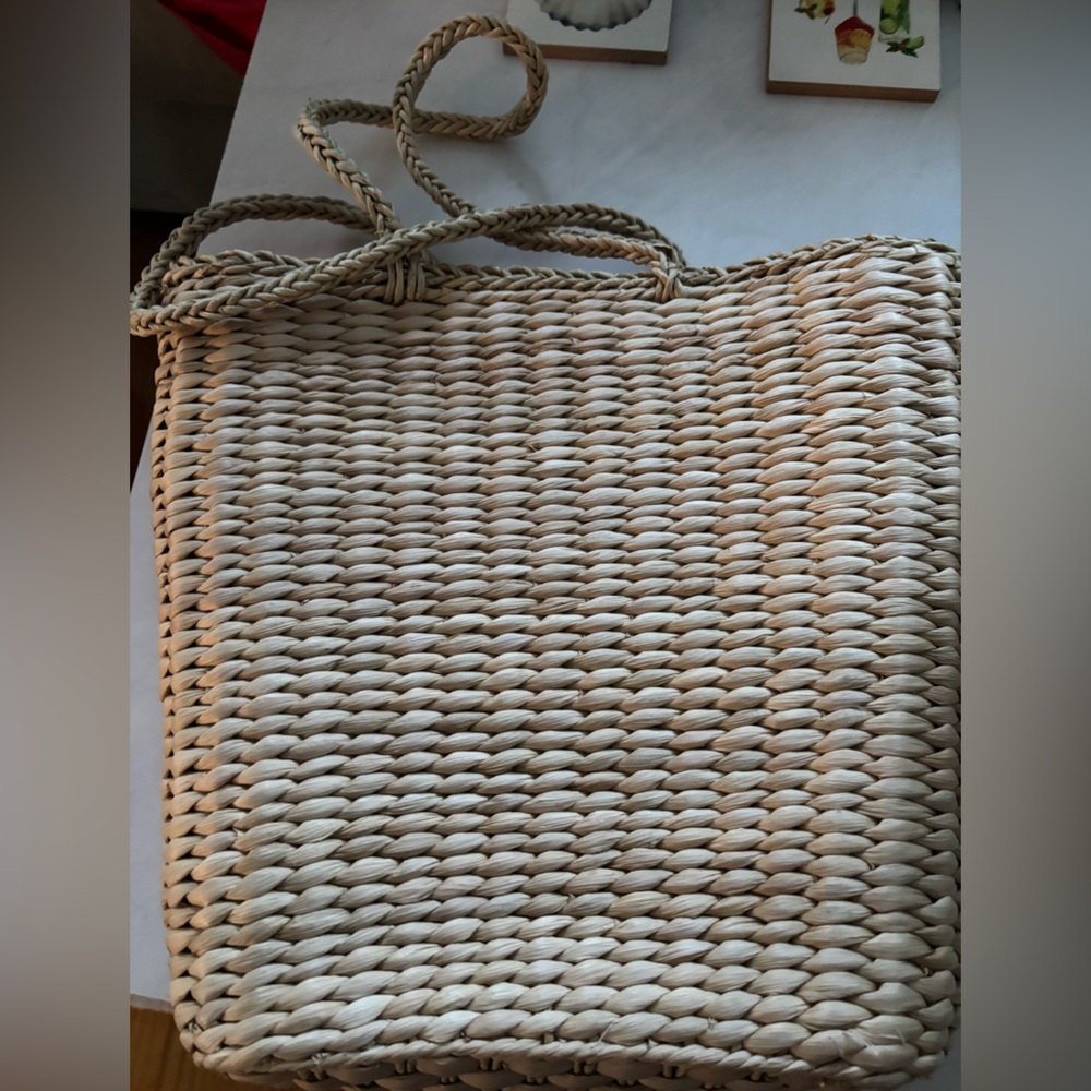 Old navy straw bag